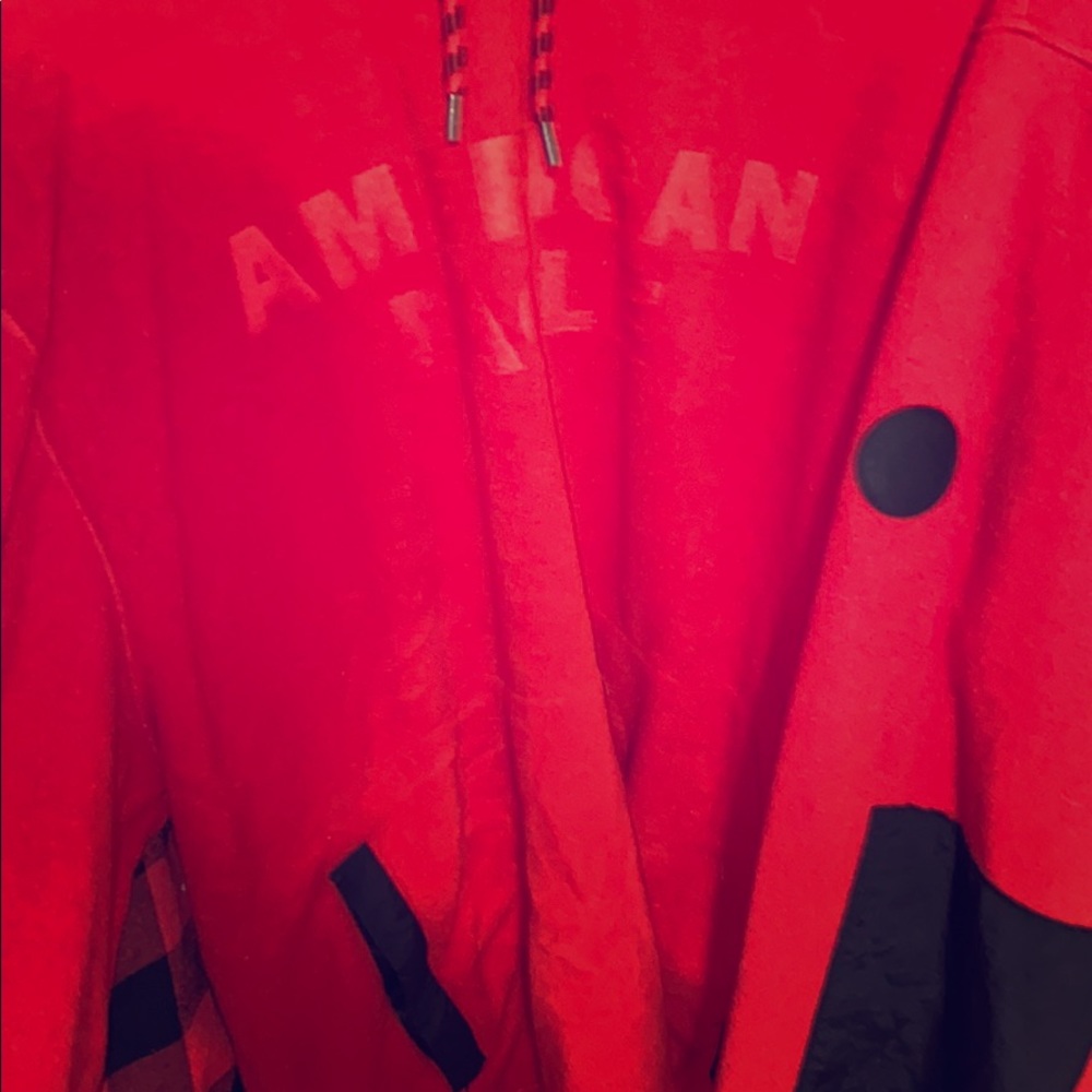 Red sweater nice clean comfy very amazing 😪❤️